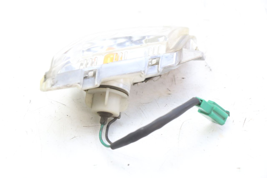 photo de VOORSTE RECHTER KNIPPERLICHT YAMAHA XMAX X-MAX 125 (2006 - 2009) - Technische close-up