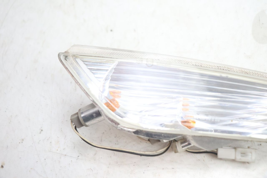 photo de RECHTER VOORSTE KNIPPERLICHT PIAGGIO X8 STREET 125 (2006 - 2007) - Detail van het onderdeel