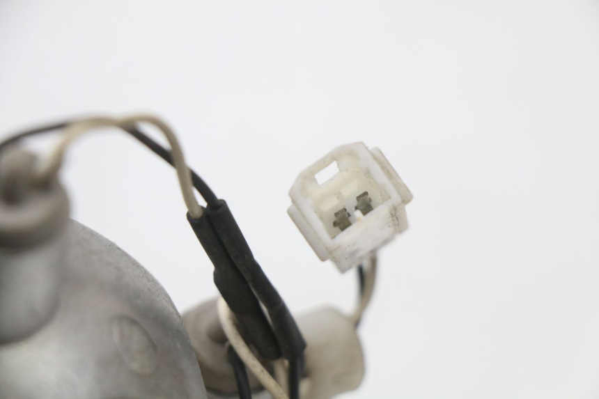 photo de VOORSTE RECHTER KNIPPERLICHT PIAGGIO X8 125 (2004 - 2007) - Bevestigingspunten