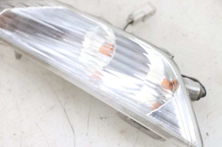 photo de VOORSTE RECHTER KNIPPERLICHT PIAGGIO X8 125 (2004 - 2007) - Technische close-up