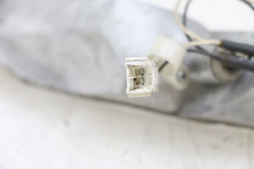 photo de VOORSTE RECHTER KNIPPERLICHT PIAGGIO X8 125 (2004 - 2007) - Bevestigingspunten