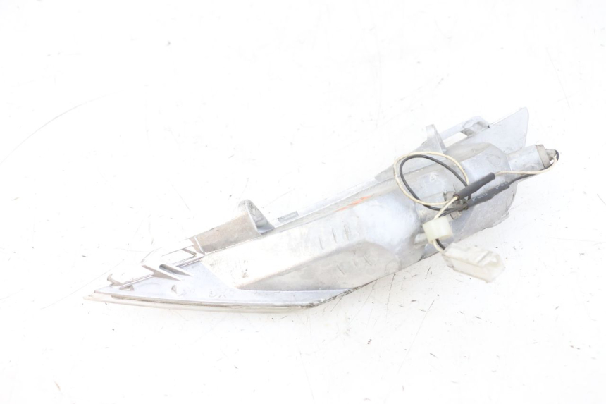 photo de VOORSTE RECHTER KNIPPERLICHT PIAGGIO X8 125 (2004 - 2007) - Staat van het oppervlak