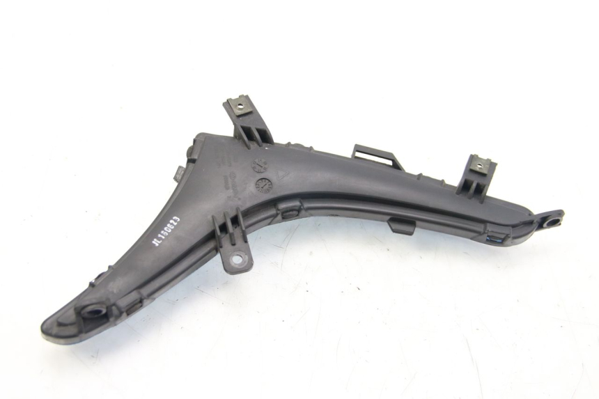 photo de VOORSTE LINKER KNIPPERLICHT ECCITY ARTELEC 670 1 (2013 - 2017) - Andere kijkhoek