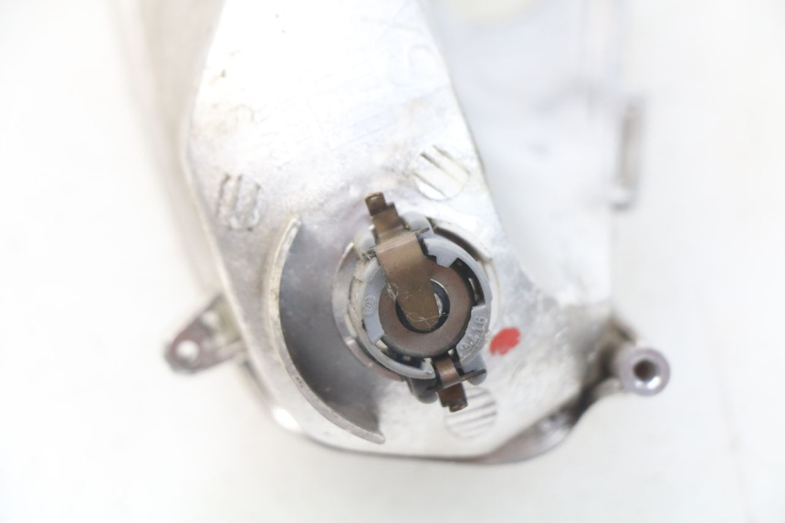 photo de VOORSTE LINKER KNIPPERLICHT APRILIA ATLANTIC 125 (2003 - 2009) - Technische close-up