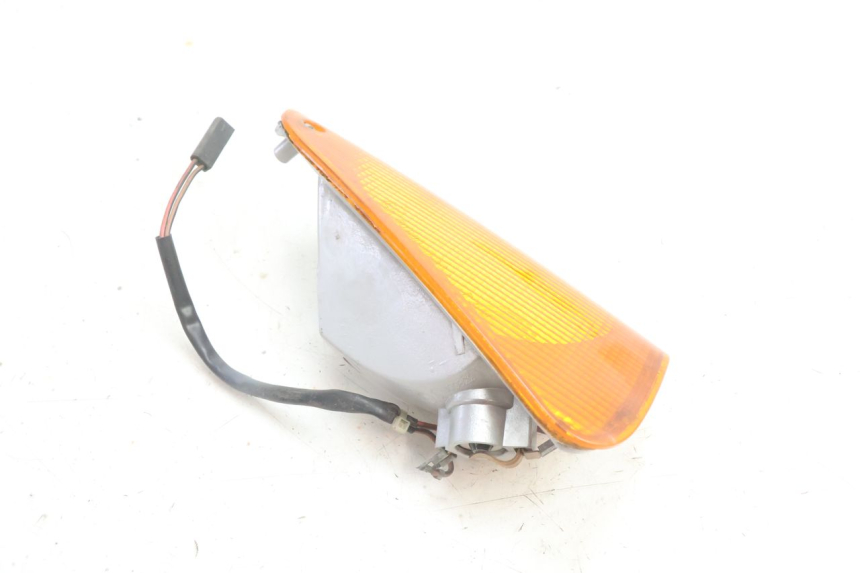 photo de VOORSTE LINKER KNIPPERLICHT BMW C1 125 (2000 - 2003) - Detail van het onderdeel