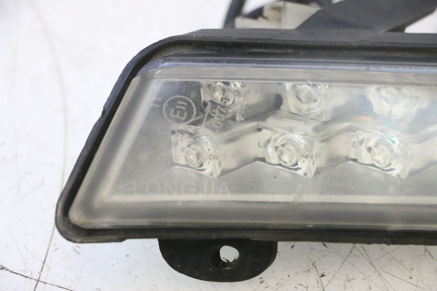 photo de VOORSTE LINKER KNIPPERLICHT NECO GPX LC 2T 50 (2014 - 2018) - Bevestigingspunten