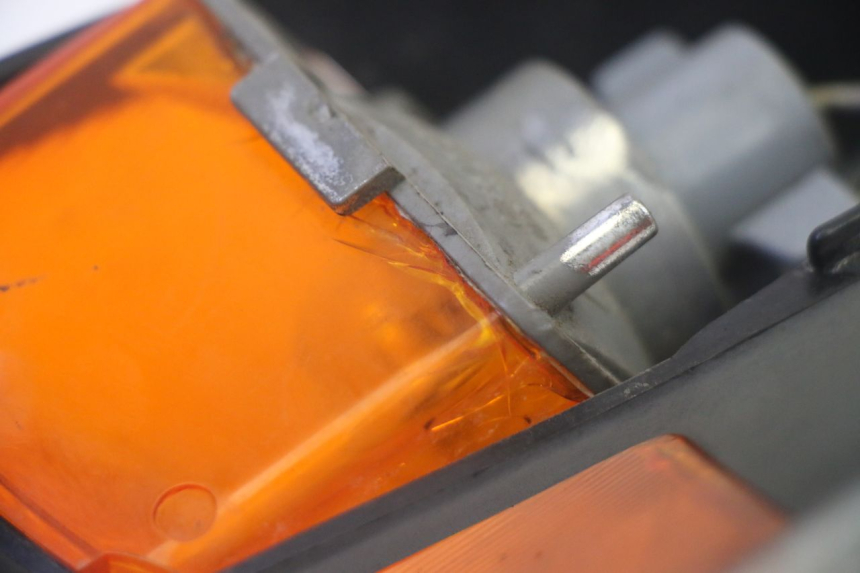 photo de VOORSTE LINKER KNIPPERLICHT KAWASAKI GPZ RX 1000 (1986 - 1988) - Bevestigingspunten