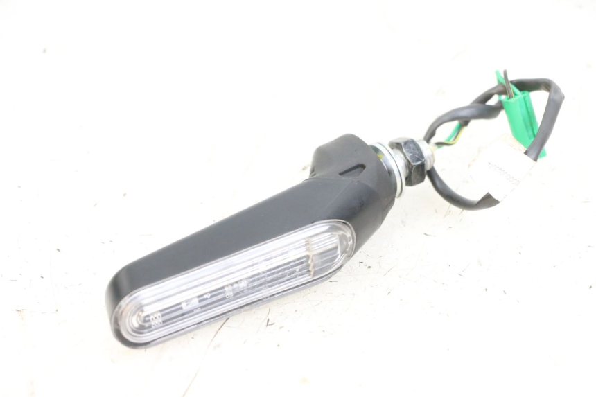photo de VOORSTE LINKER KNIPPERLICHT HUSQVARNA SVARTPILEN 401 (2018 - 2023) - Detail van het onderdeel