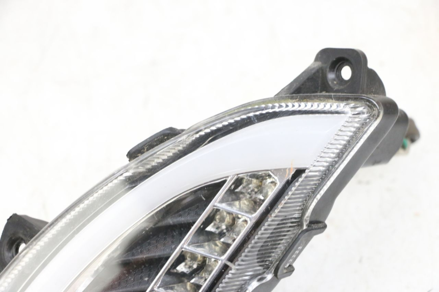 photo de VOORSTE LINKER KNIPPERLICHT JM MOTORS OLDIES GT 4T 50 (2018 - 2025) - Bevestigingspunten