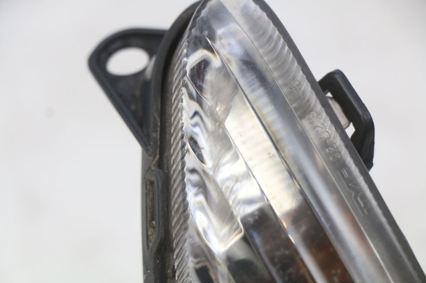 photo de VOORSTE LINKER KNIPPERLICHT SUZUKI SIXTEEN 125 (2008 - 2010) - Detail van het onderdeel