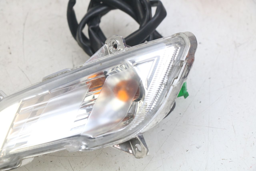 photo de VOORSTE LINKER KNIPPERLICHT PEUGEOT TWEET 4T 50 (2018 - 2022) - Zoom op gebruiksstaat