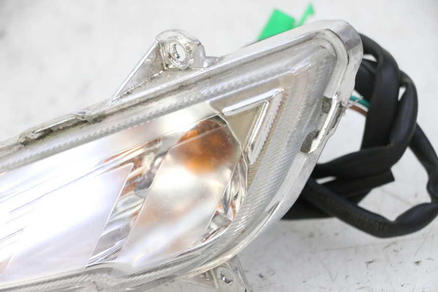 photo de VOORSTE LINKER KNIPPERLICHT PEUGEOT TWEET 4T 50 (2018 - 2022) - Bevestigingspunten