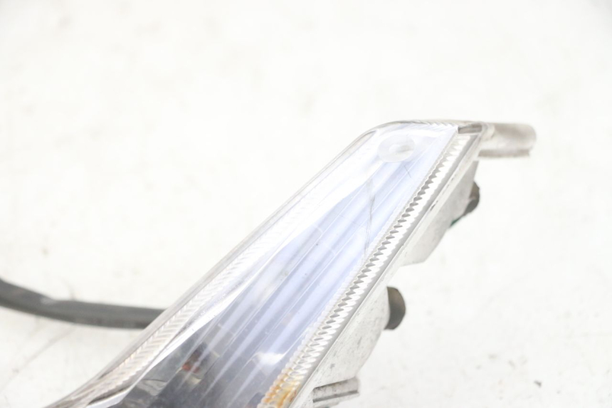 photo de VOORSTE LINKER KNIPPERLICHT PEUGEOT VIVACITY NEW 4T 50 (2008 - 2017) - Bevestigingspunten