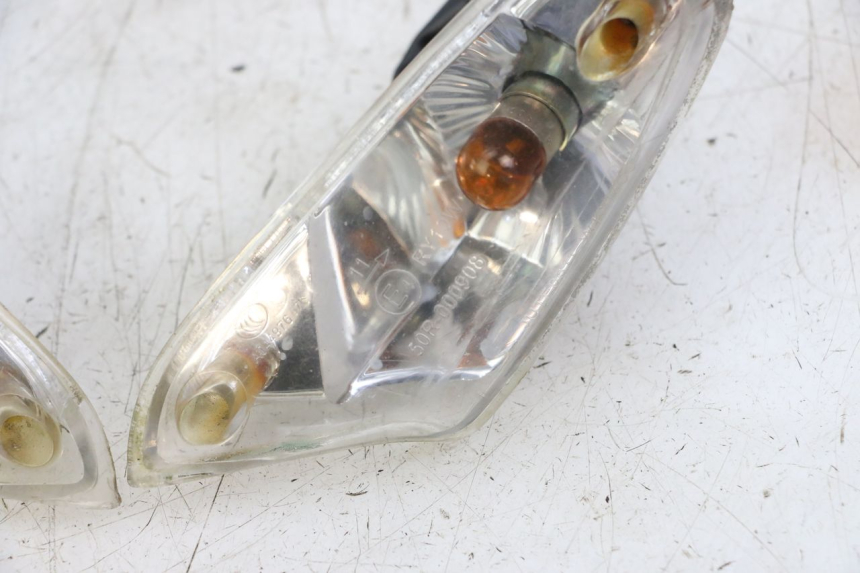 photo de VOORKNIPPERLICHT KYMCO AGILITY 4T 50 (2018 - 2022) - Bevestigingspunten