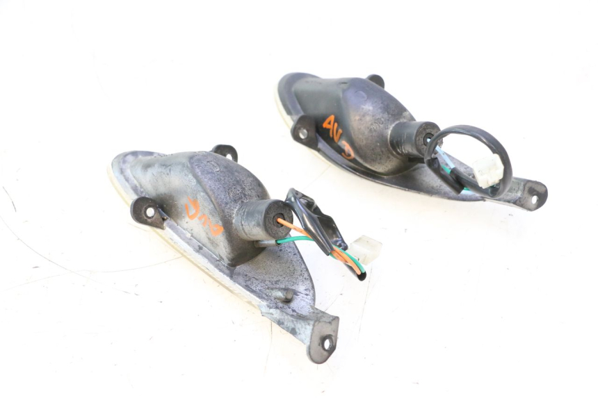 photo de VOORKNIPPERLICHT TNT MOTOR ROMA 10' 2T 50 (2011 - 2018) - Bevestigingspunten