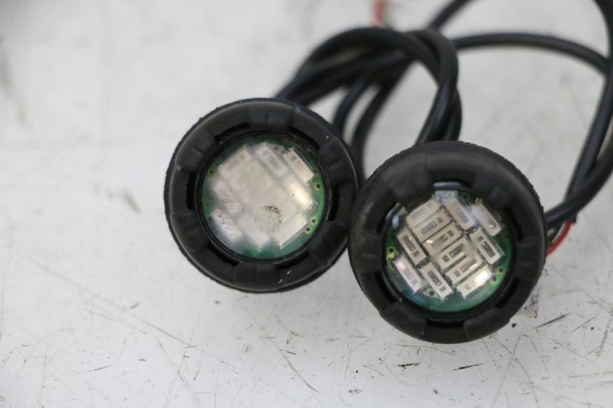 photo de VOORKNIPPERLICHT DUALTRON VICTOR LIMITED 1 - Detail van het onderdeel