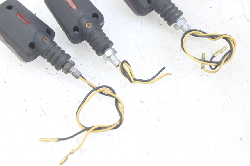 photo de VOORKNIPPERLICHT YAMAHA XJN DIVERSION 600 (2000 - 2003) - Detail van het onderdeel