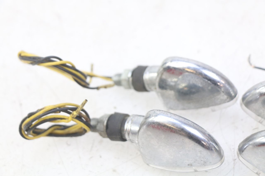 photo de VOORKNIPPERLICHT KAWASAKI ZEPHYR 1100 ( - 1995) - Bevestigingspunten