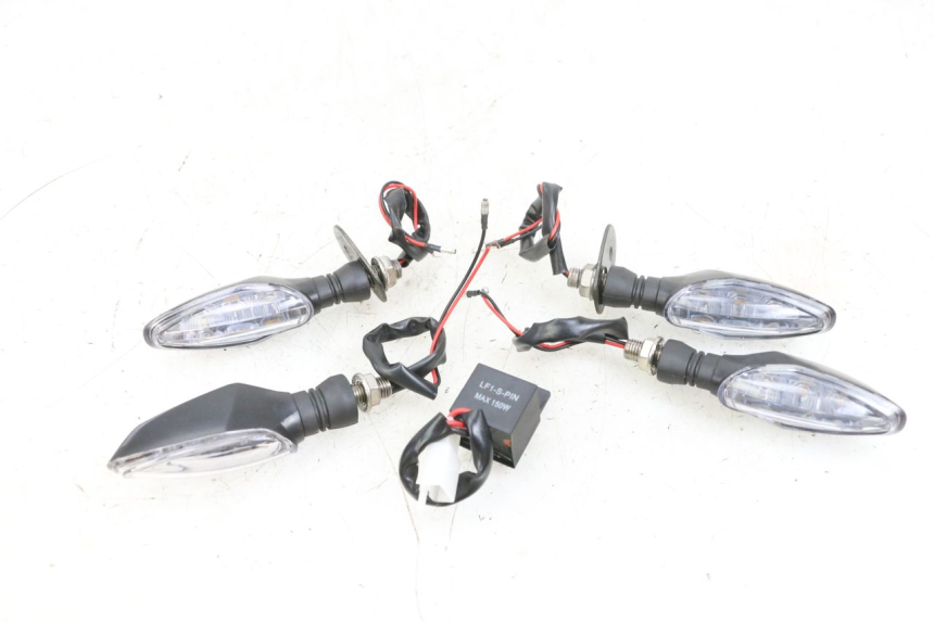 photo de VOORKNIPPERLICHT KAWASAKI ZR 7 750 (1999 - 2004) - Hoofdaanzicht