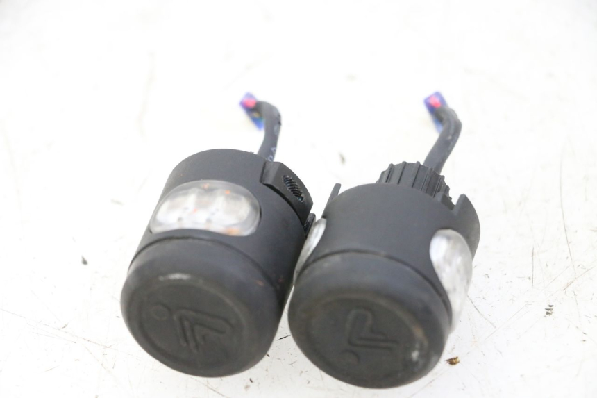 photo de VOORKNIPPERLICHT SEGWAY NINEBOT ZT3 PRO 1 - Overzicht