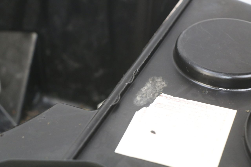 photo de ZADeltaselbox PEUGEOT ELYSEO 125 (1999 - 2004) - Overzicht