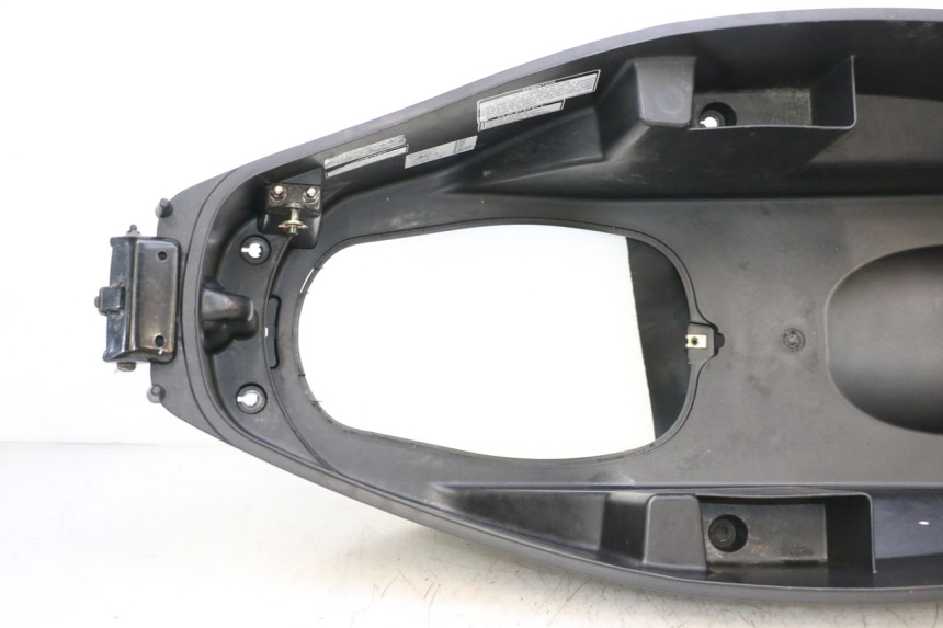 photo de ZADeltas Koffer SYM GTS EVO 125 (2009 - 2013) - Detail van het onderdeel