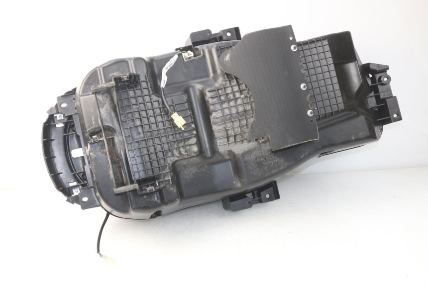 photo de ZADeltasleutelbox PEUGEOT SATELIS 300 (2012 - 2015) - Zoom op gebruiksstaat