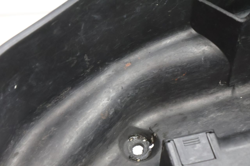photo de ZADSEATKOFFER HONDA SH 125 (2001 - 2003) - Markeringen en referenties