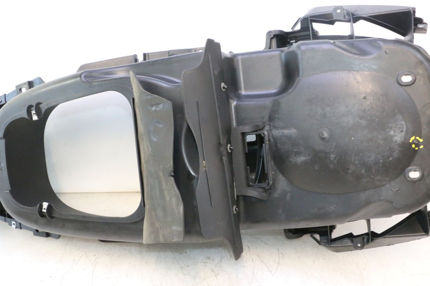 photo de ZADSEATKOFFER PIAGGIO X8 STREET 125 (2006 - 2007) - Bevestigingspunten
