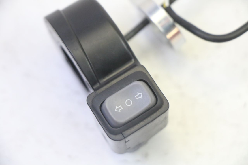 photo de RICHTINGAANWIJZER SCHAKELAAR SEGWAY NINEBOT F65I 1 - Detail van het onderdeel