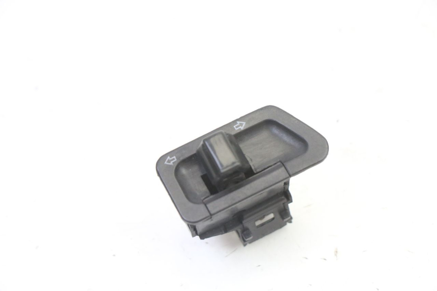 photo de RICHTINGAANWIJZER SCHAKELAAR SYM FIDDLE 3 III 50 (2014 - 2020) - Detail van het onderdeel