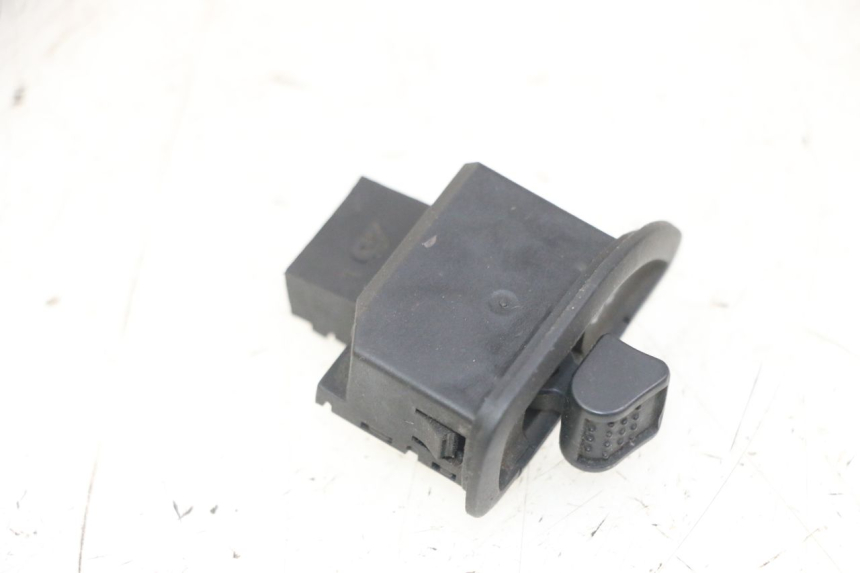 photo de RICHTINGAANWIJZER SCHAKELAAR PIAGGIO IE MP3 YOURBAN 300 (2011 - 2016) - Detail van het onderdeel