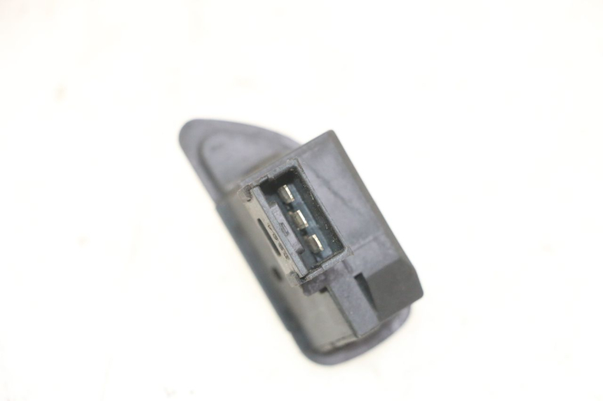 photo de RICHTINGAANWIJZER SCHAKELAAR PIAGGIO IE MP3 YOURBAN 300 (2011 - 2016) - Zoom op gebruiksstaat