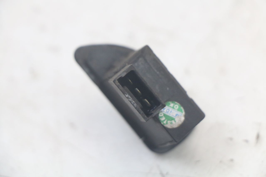 photo de RICHTINGAANWIJZER SCHAKELAAR PIAGGIO LIBERTY 125 (2009 - 2013) - Technische close-up