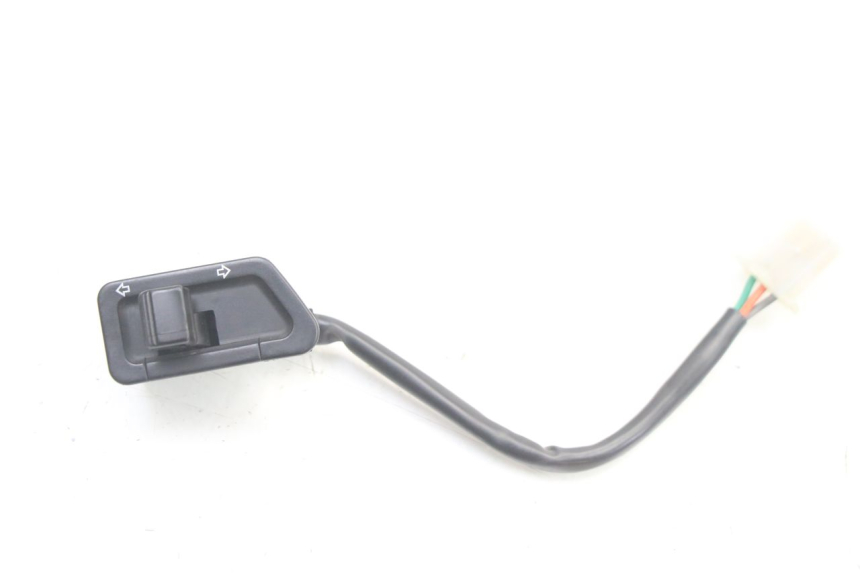 photo de RICHTINGAANWIJZER SCHAKELAAR MBK OVETTO ONE 2T 50 (2013 - 2017) - Hoofdaanzicht