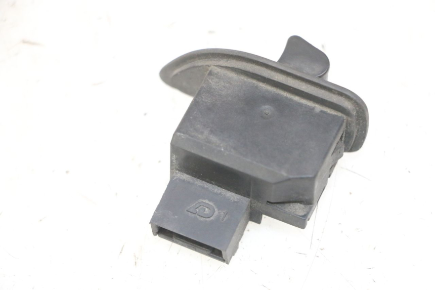 photo de RICHTINGAANWIJZER SCHAKELAAR PIAGGIO MP3 LT 300 (2010 - 2016) - Detail van het onderdeel