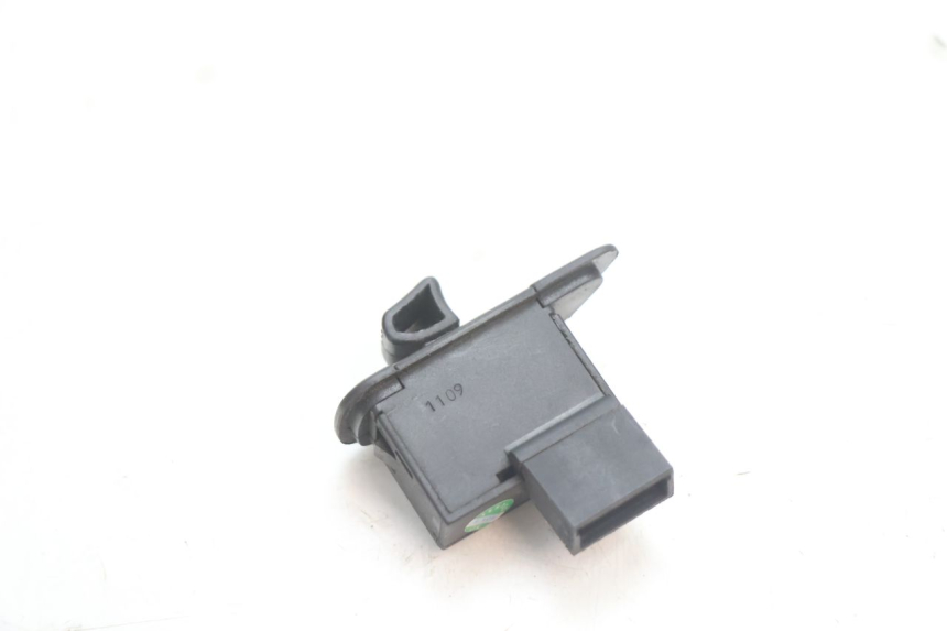 photo de RICHTINGAANWIJZER SCHAKELAAR PIAGGIO MP3 LT 300 (2010 - 2016) - Zoom op gebruiksstaat