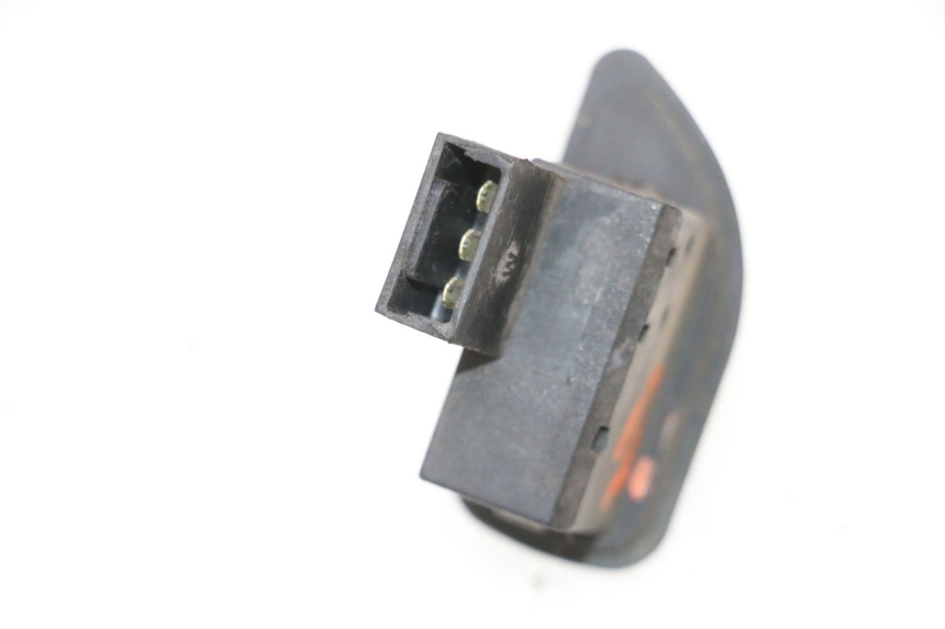 photo de RICHTINGAANWIJZER SCHAKELAAR PIAGGIO MP3 RL 250 (2006 - 2010) - Zoom op gebruiksstaat