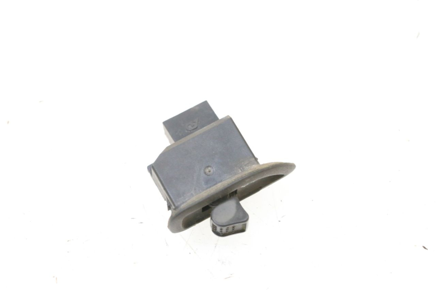 photo de RICHTINGAANWIJZER SCHAKELAAR PIAGGIO MP3 125 (2006 - 2014) - Detail van het onderdeel