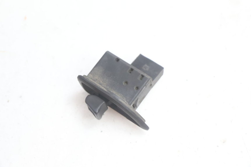 photo de RICHTINGAANWIJZER SCHAKELAAR PIAGGIO MP3 125 (2006 - 2014) - Detail van het onderdeel