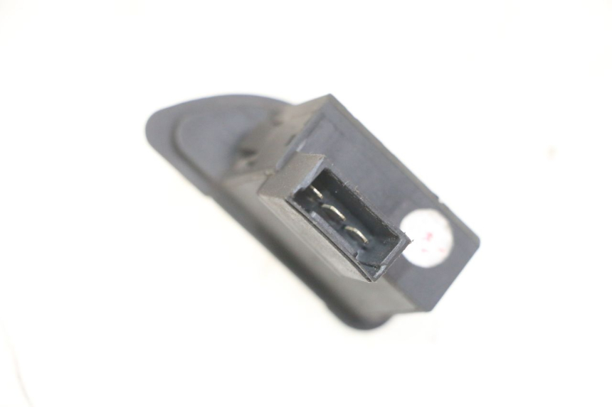 photo de RICHTINGAANWIJZER SCHAKELAAR PIAGGIO NEW TYPHOON 50 (2018 - 2021) - Zoom op gebruiksstaat