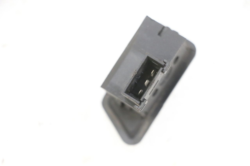 photo de RICHTINGAANWIJZER SCHAKELAAR JM MOTORS OLDIES GT 4T 50 (2018 - 2025) - Zoom op gebruiksstaat