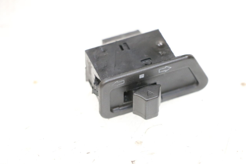 photo de RICHTINGAANWIJZER SCHAKELAAR JM MOTORS OLDIES GT 4T 50 (2018 - 2025) - Andere kijkhoek