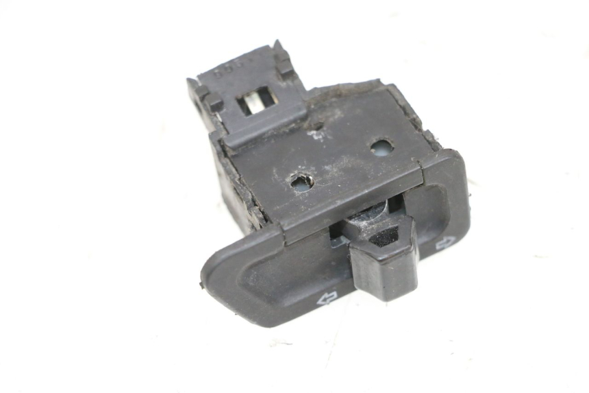 photo de RICHTINGAANWIJZER SCHAKELAAR SYM ORBIT III 3 4T 50 (2018 - 2021) - Detail van het onderdeel