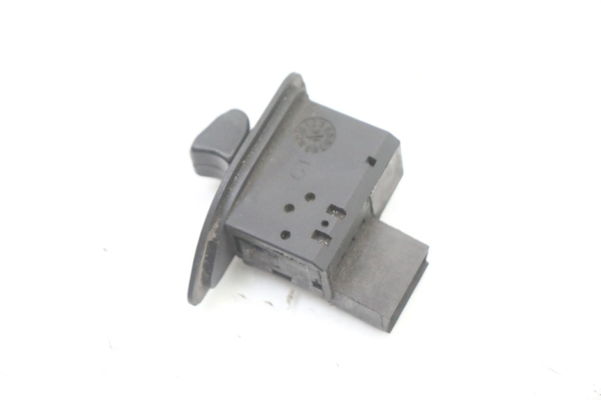 photo de RICHTINGAANWIJZER SCHAKELAAR PIAGGIO ZIP 2T 50 (2009 - 2019) - Detail van het onderdeel