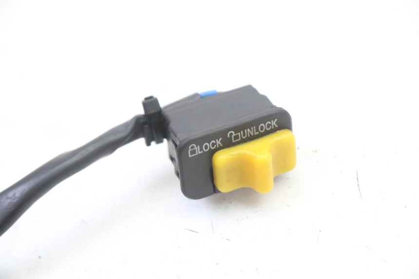 photo de CONTACTSLOT SCHAKELAAR SYM FIDDLE 3 III 50 (2014 - 2020) - Detail van het onderdeel