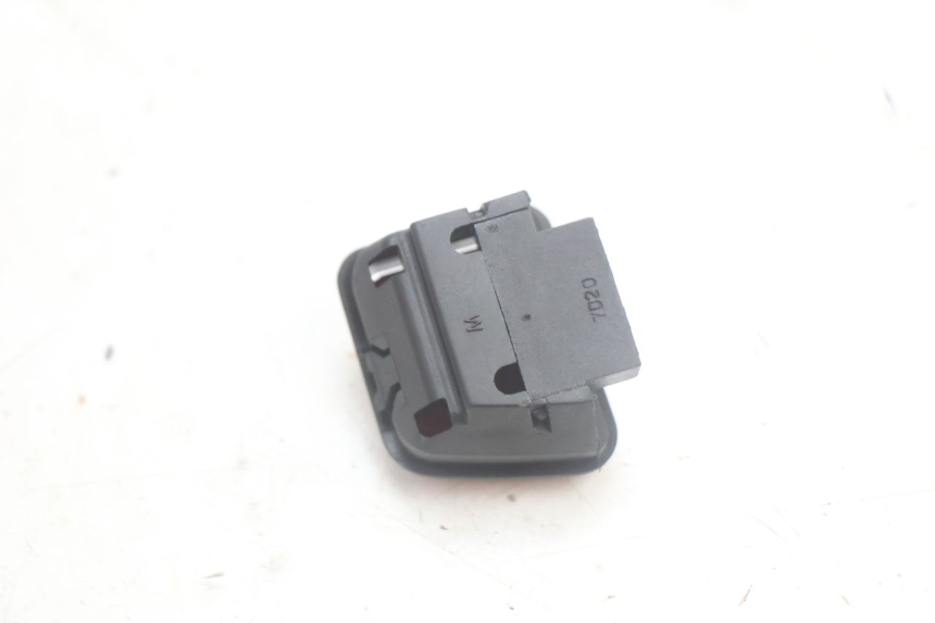 photo de CONTACTSLOT SCHAKELAAR PIAGGIO MP3 125 (2006 - 2014) - Zoom op gebruiksstaat