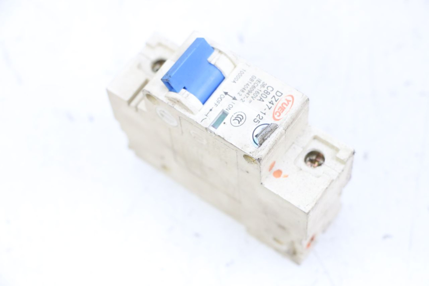 photo de CONTACTSLOT SCHAKELAAR EFUN PUSA 1 - Detail van het onderdeel