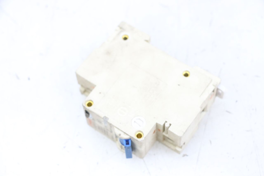 photo de CONTACTSLOT SCHAKELAAR EFUN PUSA 1 - Zoom op gebruiksstaat