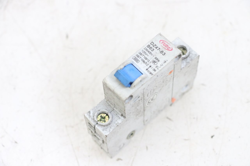 photo de CONTACTSLOT SCHAKELAAR EFUN PUSA 1 - Hoofdaanzicht